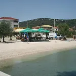 Coastal Comfort In 아파트 *