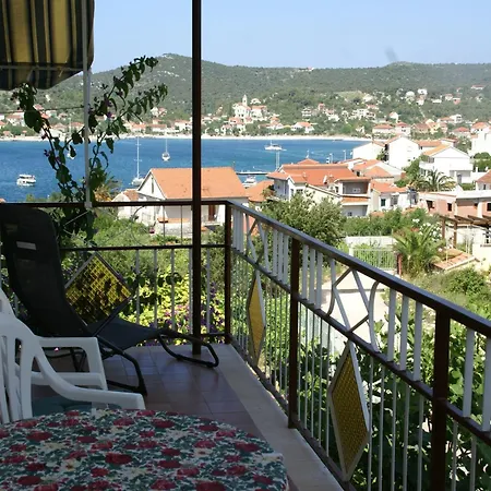 아파트 Coastal Comfort In Vinišće