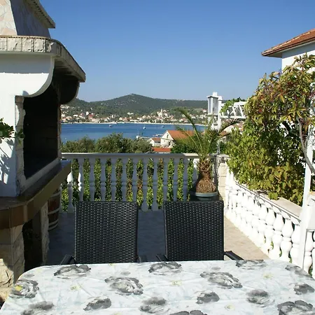 Coastal Comfort In Apartment Vinisce